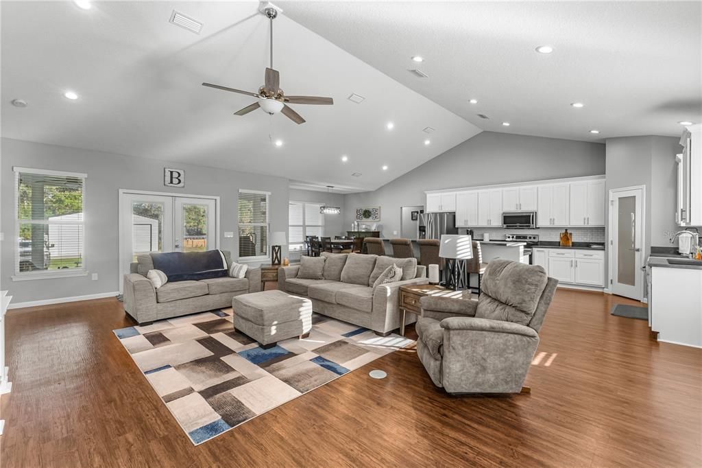 For Sale: $489,900 (3 beds, 3 baths, 1996 Square Feet)