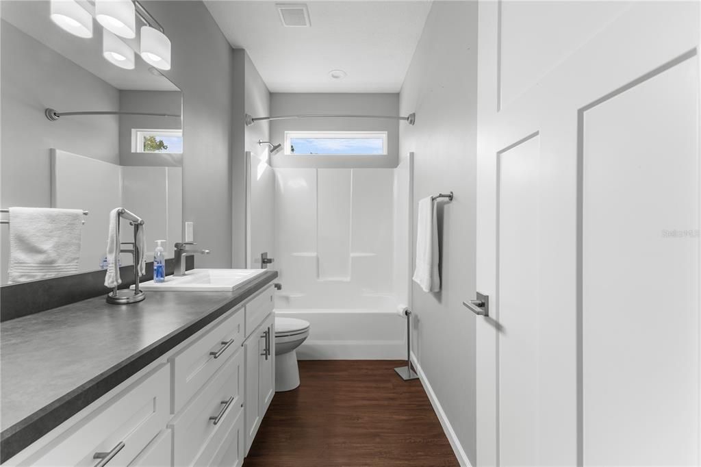 For Sale: $489,900 (3 beds, 3 baths, 1996 Square Feet)