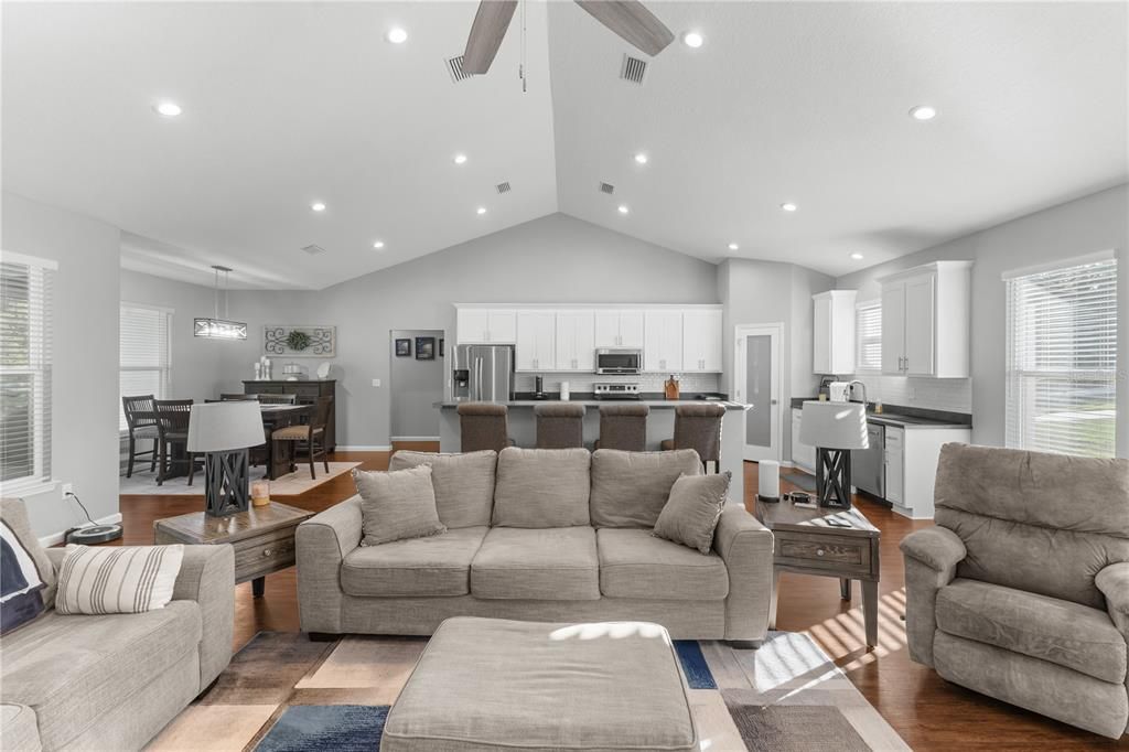 For Sale: $489,900 (3 beds, 3 baths, 1996 Square Feet)