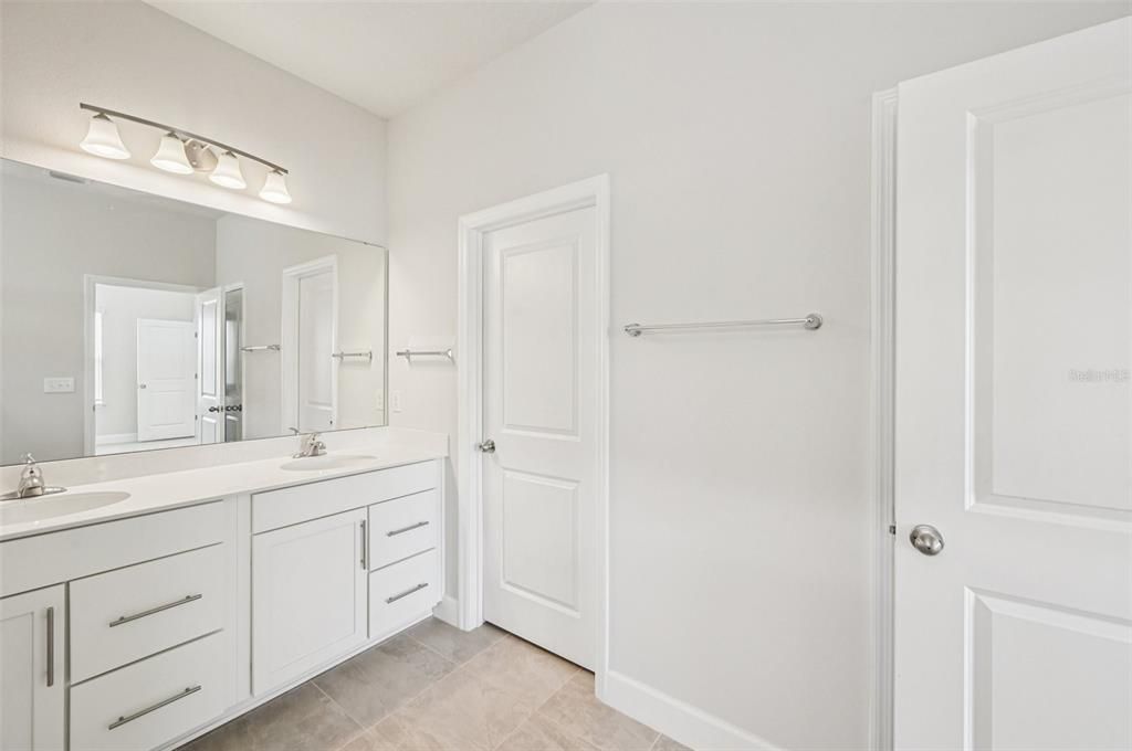 For Sale: $399,888 (4 beds, 2 baths, 1808 Square Feet)