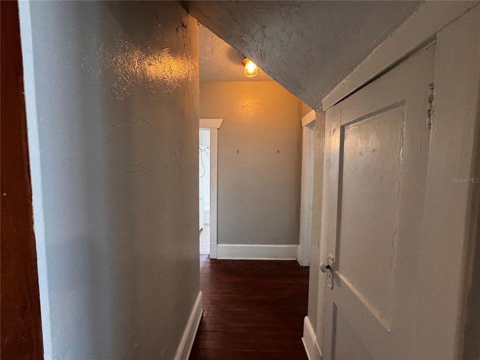 出租: $1,550 (3 贝兹, 1 浴室, 1329 平方英尺)