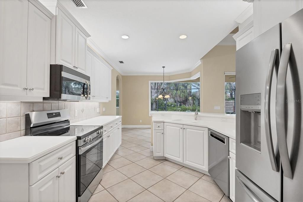 Под контрактом: $640,000 (3 спален, 2 ванн, 1889 Квадратных фут)