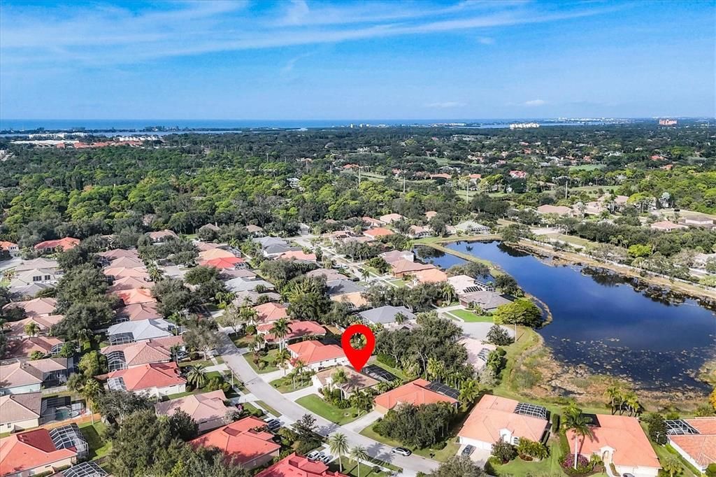 Под контрактом: $640,000 (3 спален, 2 ванн, 1889 Квадратных фут)