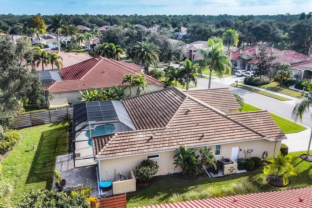 Под контрактом: $640,000 (3 спален, 2 ванн, 1889 Квадратных фут)