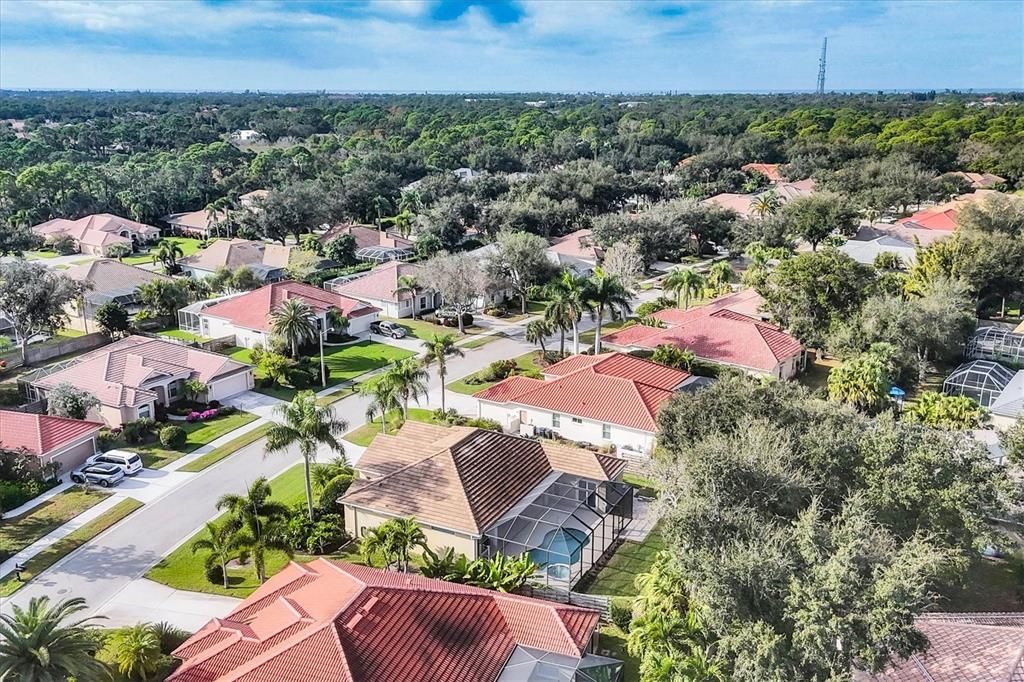 Под контрактом: $640,000 (3 спален, 2 ванн, 1889 Квадратных фут)