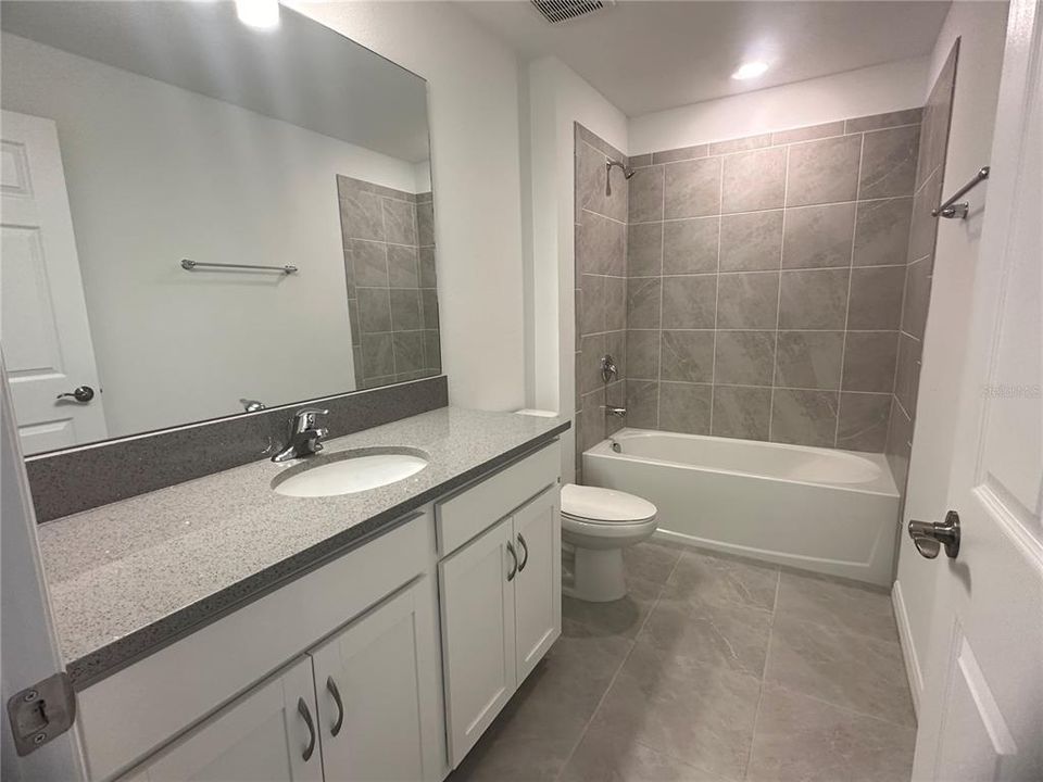 出租: $2,995 (3 贝兹, 2 浴室, 1912 平方英尺)