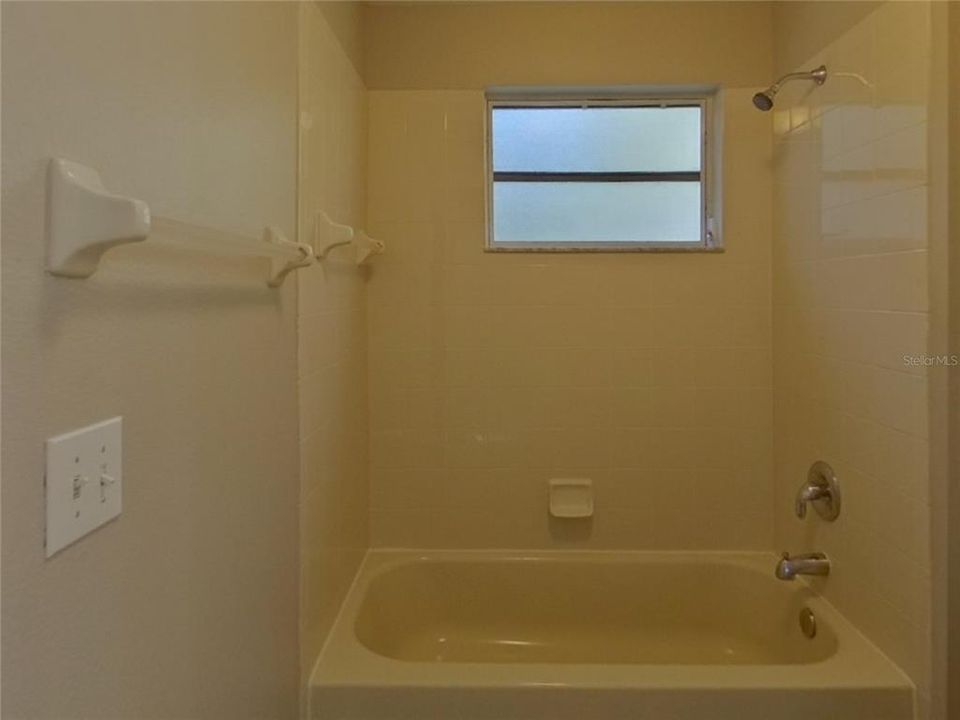 For Rent: $2,139 (3 beds, 2 baths, 1581 Square Feet)