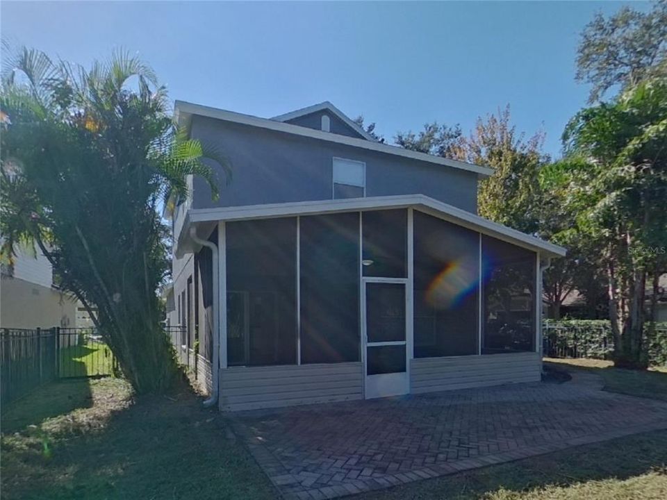 For Rent: $2,139 (3 beds, 2 baths, 1581 Square Feet)