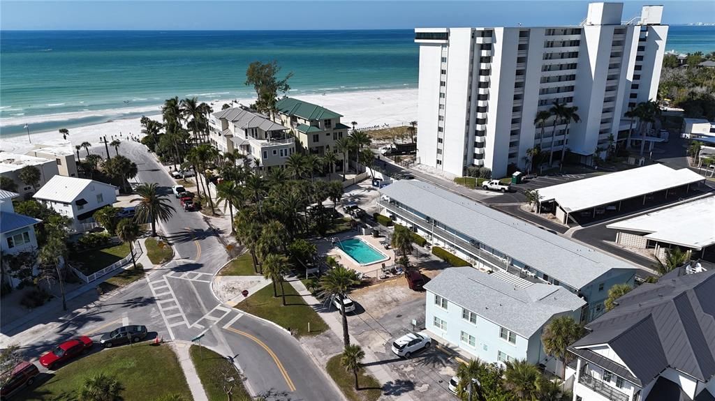 Recently Sold: $475,000 (1 beds, 1 baths, 408 Square Feet)