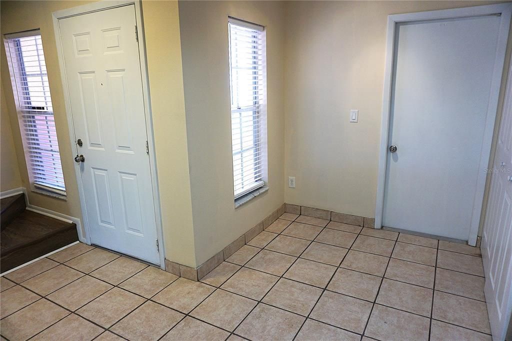 出租: $1,925 (2 贝兹, 2 浴室, 1228 平方英尺)