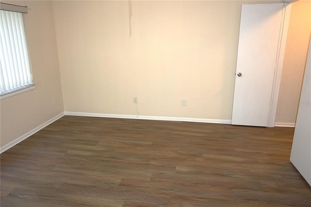 出租: $1,925 (2 贝兹, 2 浴室, 1228 平方英尺)