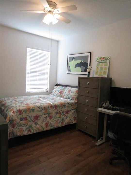 待售: $425,000 (4 贝兹, 2 浴室, 2064 平方英尺)