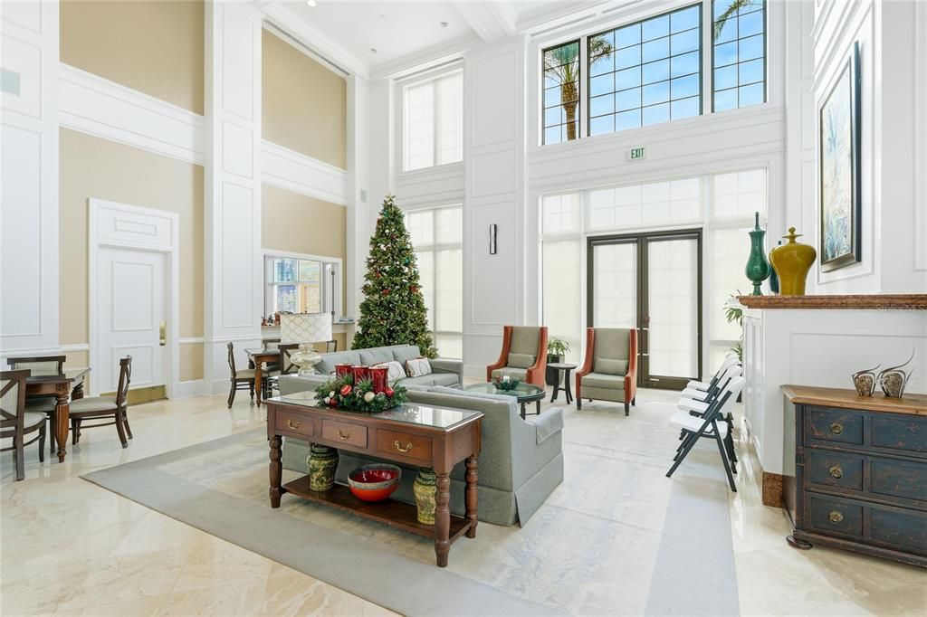 For Sale: $575,000 (1 beds, 1 baths, 815 Square Feet)