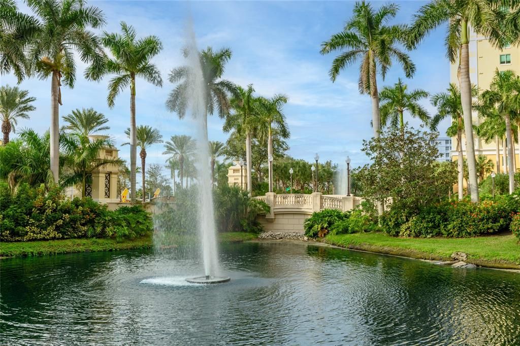 For Sale: $575,000 (1 beds, 1 baths, 815 Square Feet)