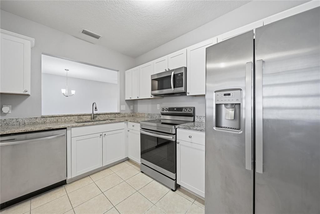 For Rent: $1,750 (3 beds, 2 baths, 1151 Square Feet)