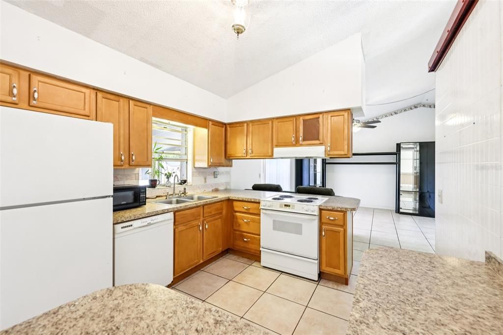 En Venta: $270,000 (3 camas, 2 baños, 1516 Pies cuadrados)