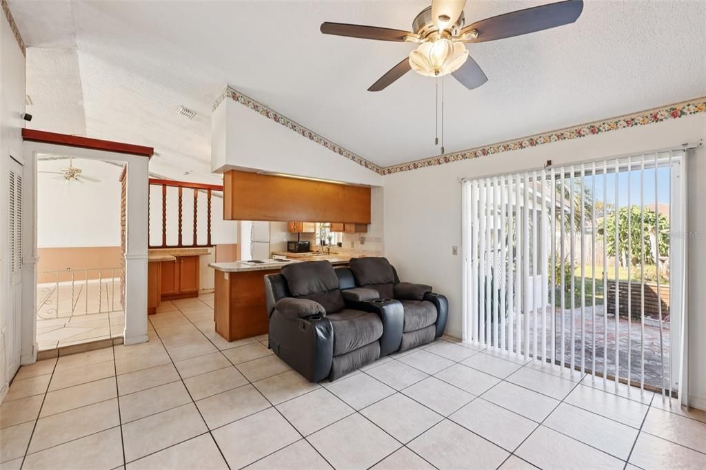 En Venta: $270,000 (3 camas, 2 baños, 1516 Pies cuadrados)