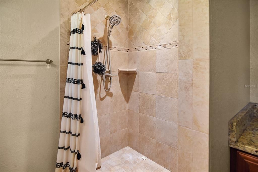 На продажу: $417,000 (3 спален, 2 ванн, 1717 Квадратных фут)