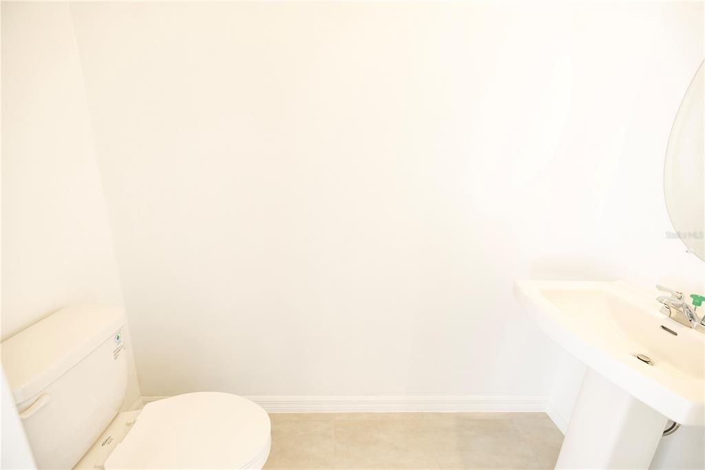 For Rent: $2,095 (3 beds, 2 baths, 1558 Square Feet)