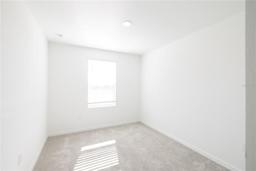 For Rent: $2,095 (3 beds, 2 baths, 1558 Square Feet)