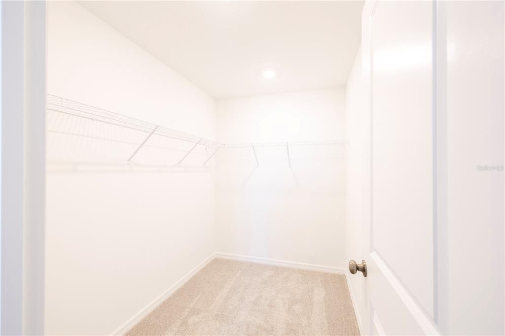 For Rent: $2,095 (3 beds, 2 baths, 1558 Square Feet)