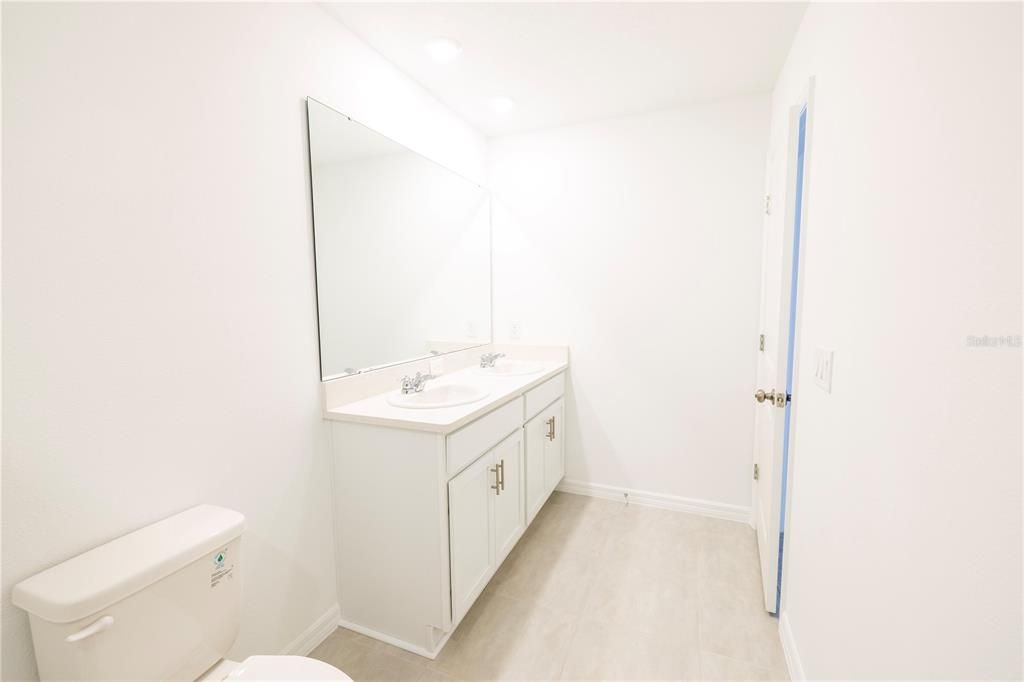 For Rent: $2,095 (3 beds, 2 baths, 1558 Square Feet)