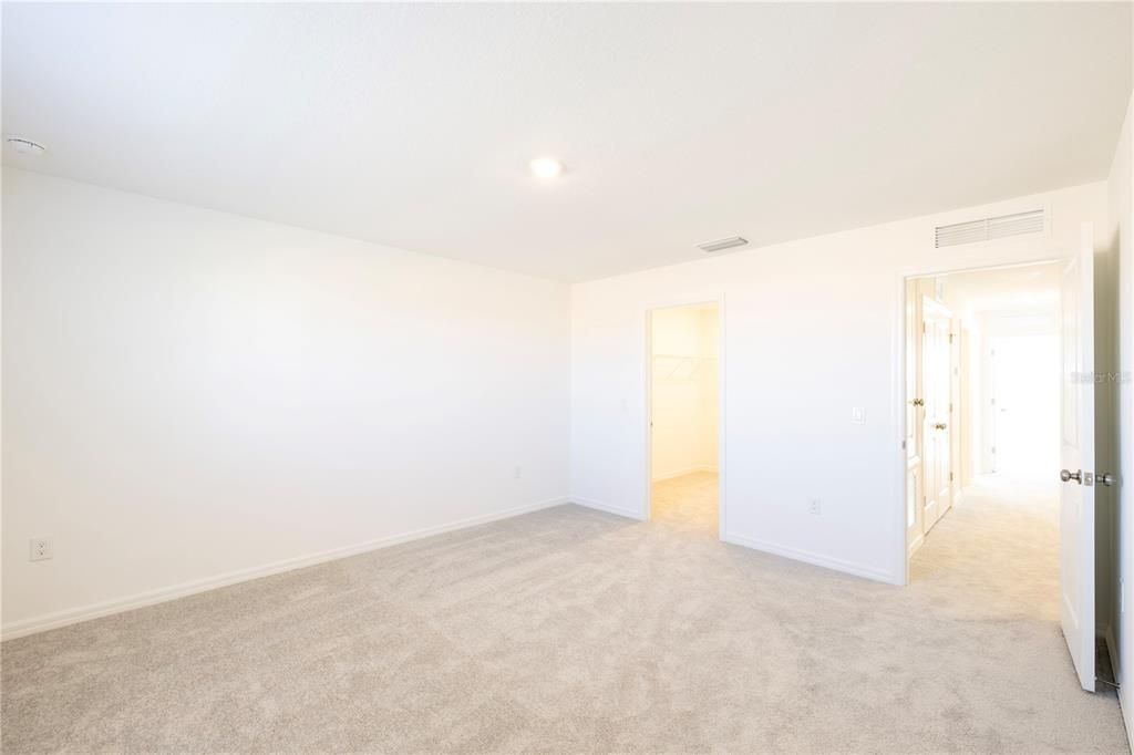 For Rent: $2,095 (3 beds, 2 baths, 1558 Square Feet)