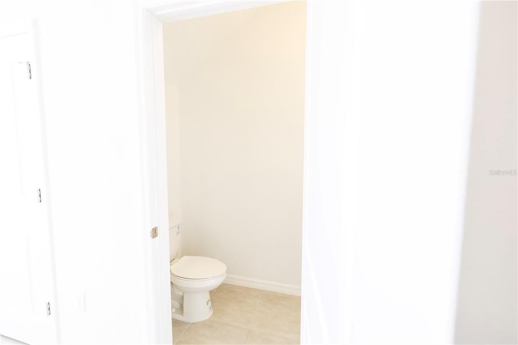 For Rent: $2,095 (3 beds, 2 baths, 1558 Square Feet)