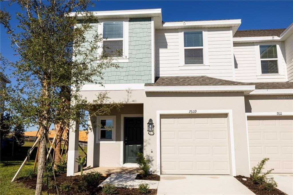 For Rent: $2,095 (3 beds, 2 baths, 1558 Square Feet)