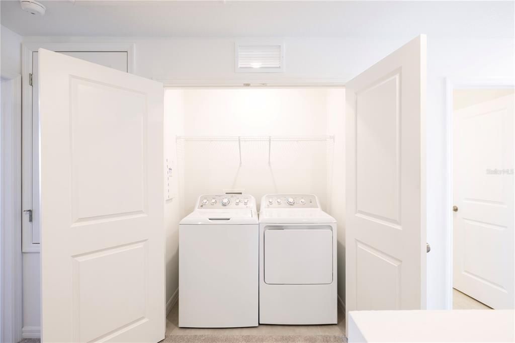 For Rent: $2,095 (3 beds, 2 baths, 1558 Square Feet)