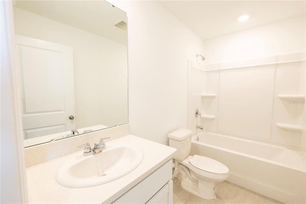 For Rent: $2,095 (3 beds, 2 baths, 1558 Square Feet)