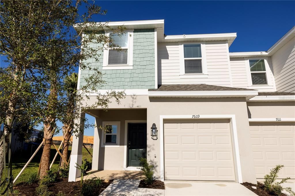 For Rent: $2,095 (3 beds, 2 baths, 1558 Square Feet)