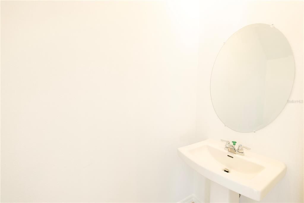 For Rent: $2,095 (3 beds, 2 baths, 1558 Square Feet)