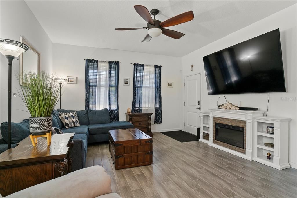 For Sale: $700,000 (5 beds, 3 baths, 3385 Square Feet)