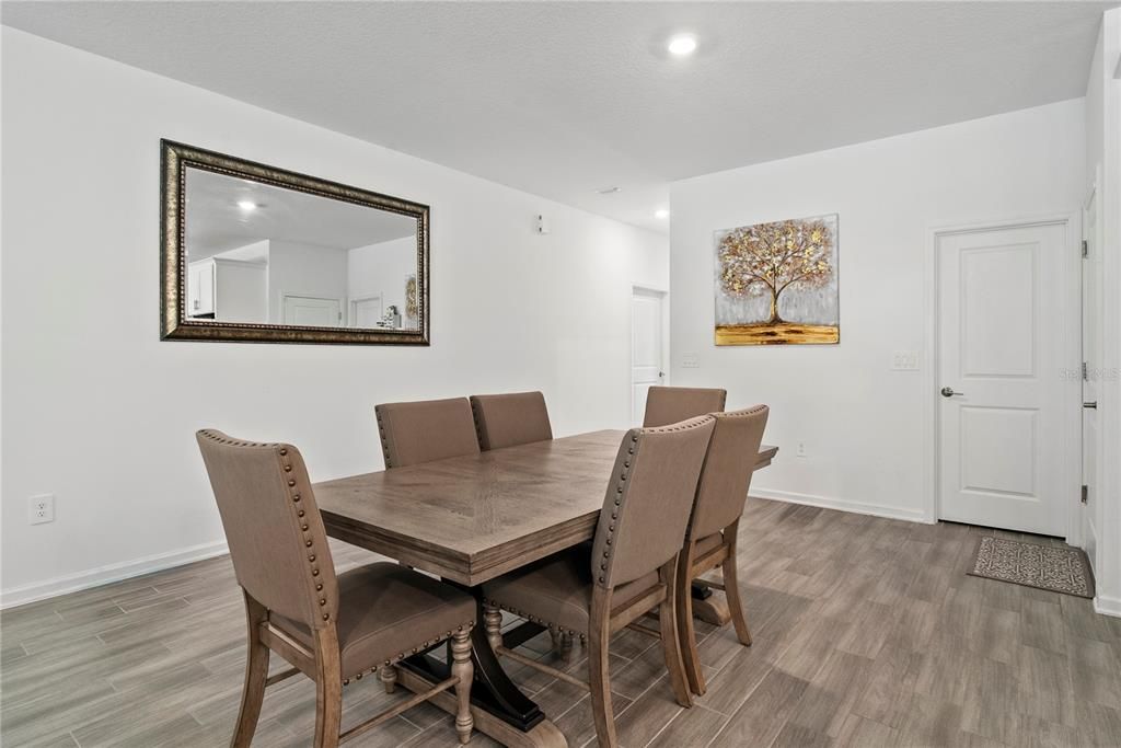 For Sale: $700,000 (5 beds, 3 baths, 3385 Square Feet)