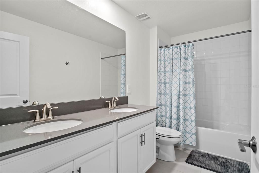 For Sale: $700,000 (5 beds, 3 baths, 3385 Square Feet)