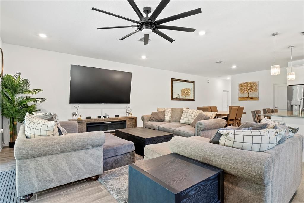 For Sale: $700,000 (5 beds, 3 baths, 3385 Square Feet)