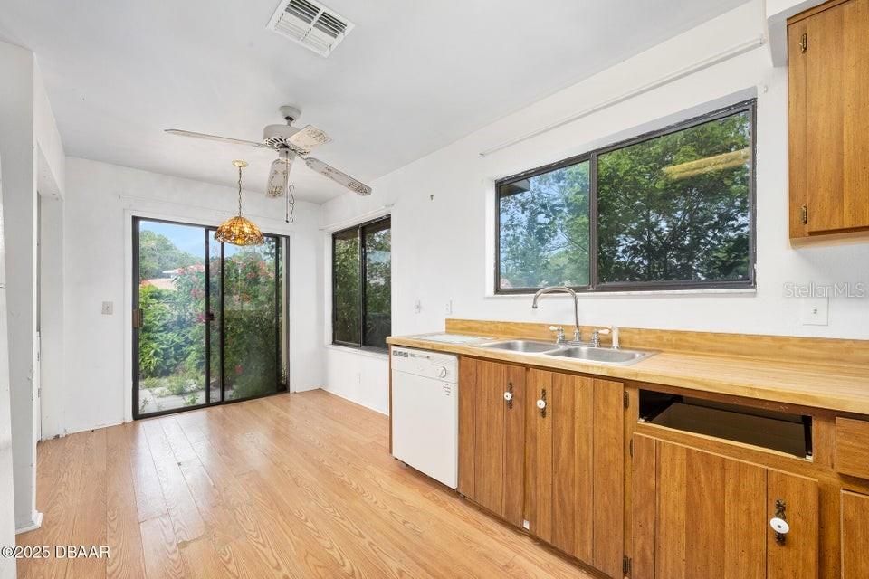 For Sale: $204,900 (3 beds, 2 baths, 1520 Square Feet)