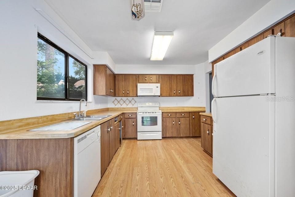 For Sale: $204,900 (3 beds, 2 baths, 1520 Square Feet)