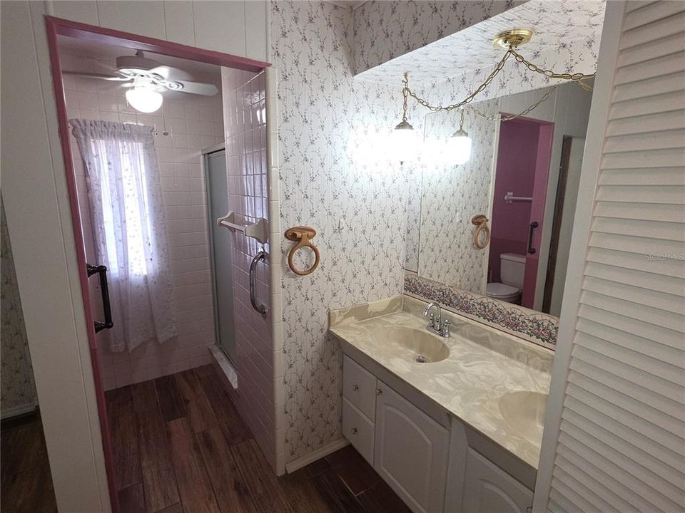 待售: $175,000 (2 贝兹, 2 浴室, 1344 平方英尺)