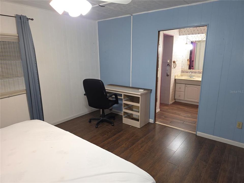 待售: $175,000 (2 贝兹, 2 浴室, 1344 平方英尺)