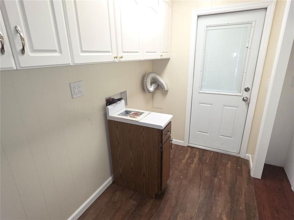 待售: $175,000 (2 贝兹, 2 浴室, 1344 平方英尺)