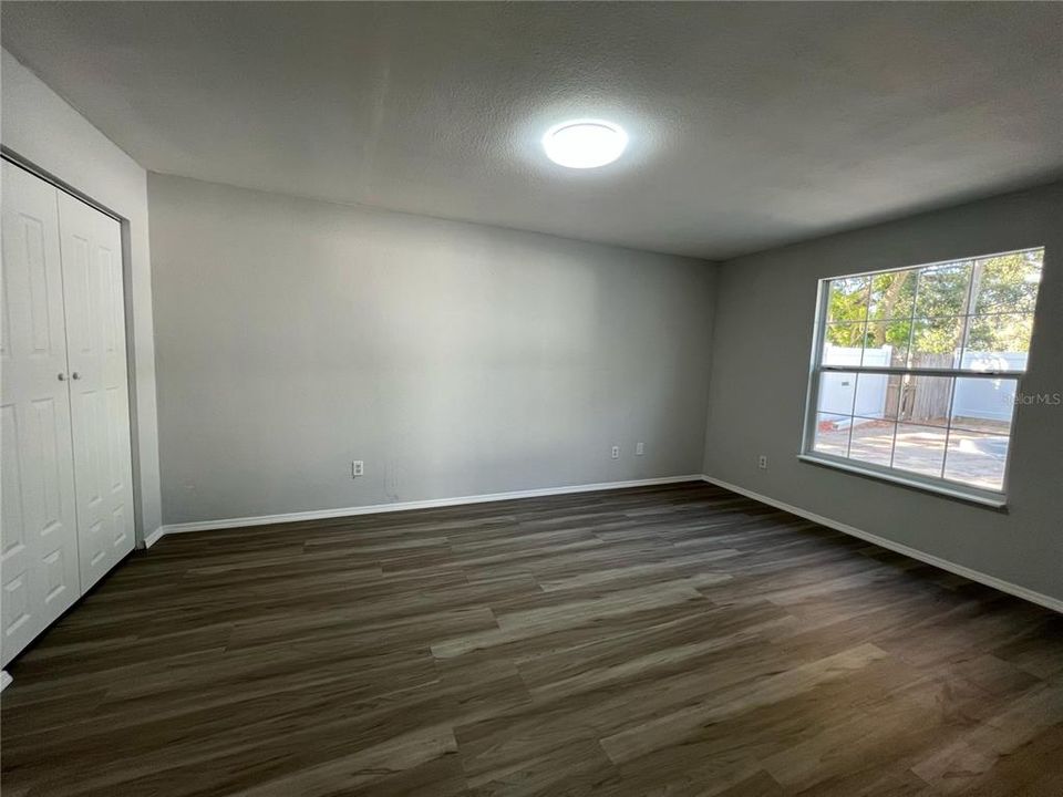 For Sale: $380,000 (4 beds, 2 baths, 1619 Square Feet)