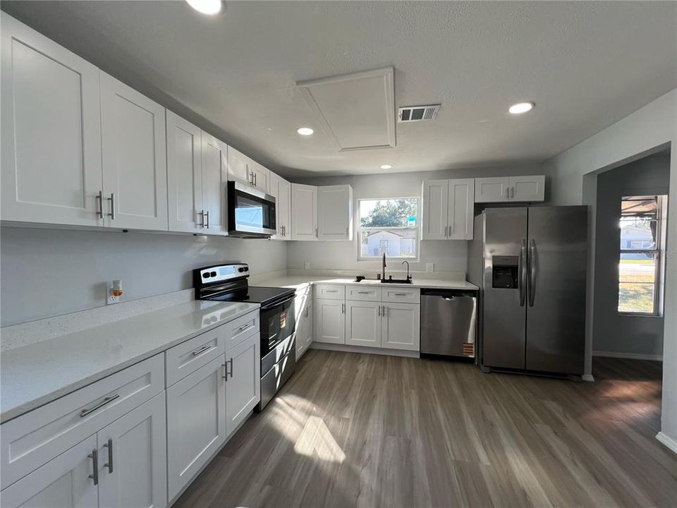 For Sale: $380,000 (4 beds, 2 baths, 1619 Square Feet)