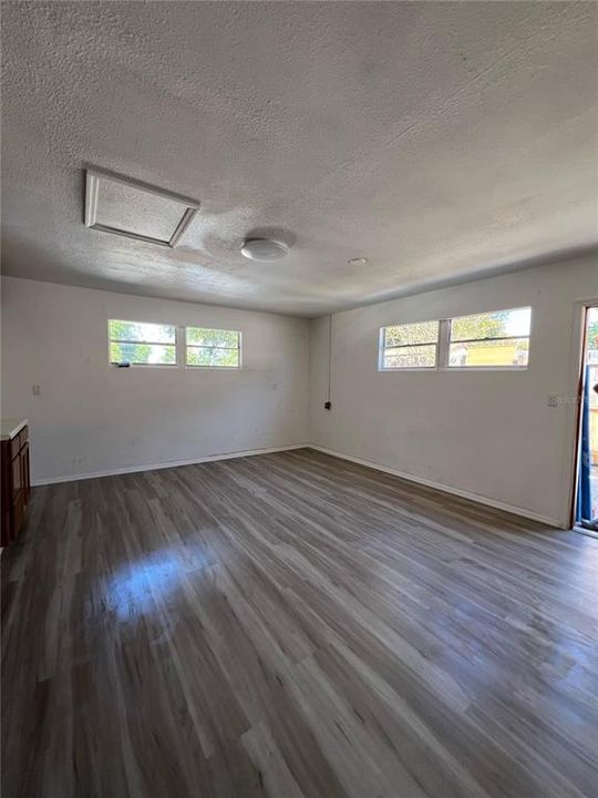 For Sale: $380,000 (4 beds, 2 baths, 1619 Square Feet)