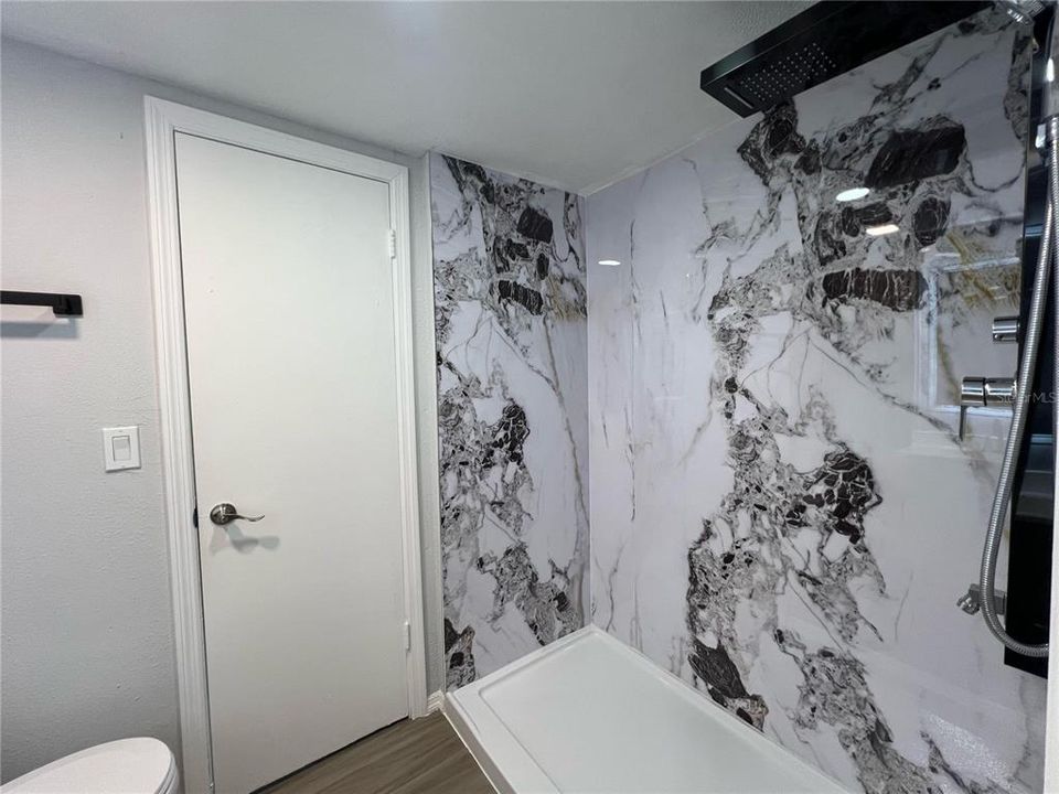 For Sale: $380,000 (4 beds, 2 baths, 1619 Square Feet)