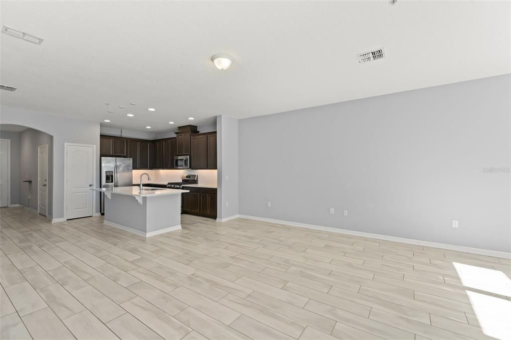 For Sale: $359,000 (3 beds, 2 baths, 1846 Square Feet)