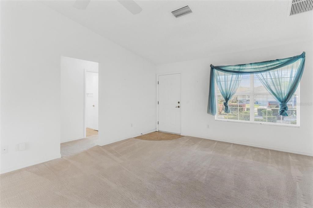 En Venta: $289,000 (3 camas, 2 baños, 1392 Pies cuadrados)