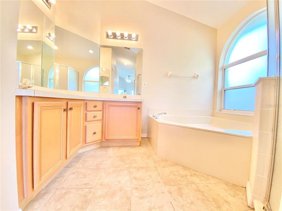 На продажу: $420,000 (3 спален, 2 ванн, 1451 Квадратных фут)