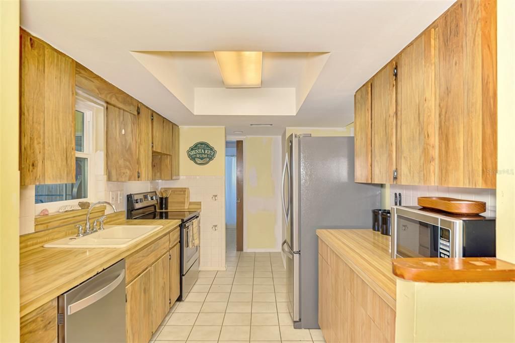 Под контрактом: $449,900 (3 спален, 2 ванн, 1468 Квадратных фут)